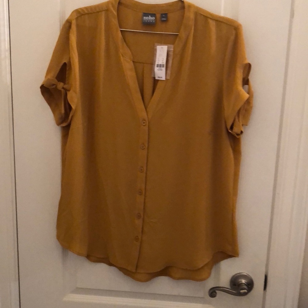 Women’s hi-lo top